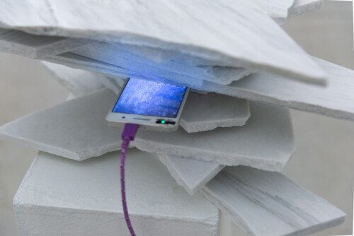 Baltic sea 2018 40x40x18cm Mexican white marble, mobile phone with video